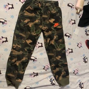 Nike Green Camouflage Sweat Pants Sz 5/6